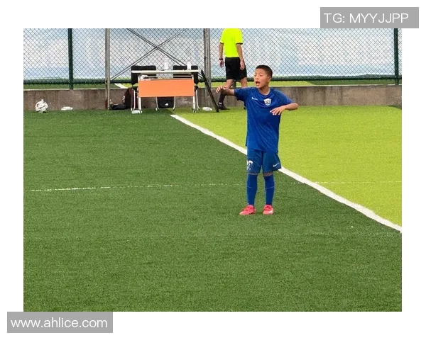 香港足球明星队引发的争议与反思：体育精神与商业利益的碰撞